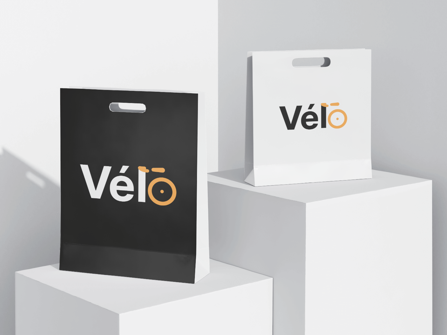 Vélo courier bags in a monochrome studio lineup
